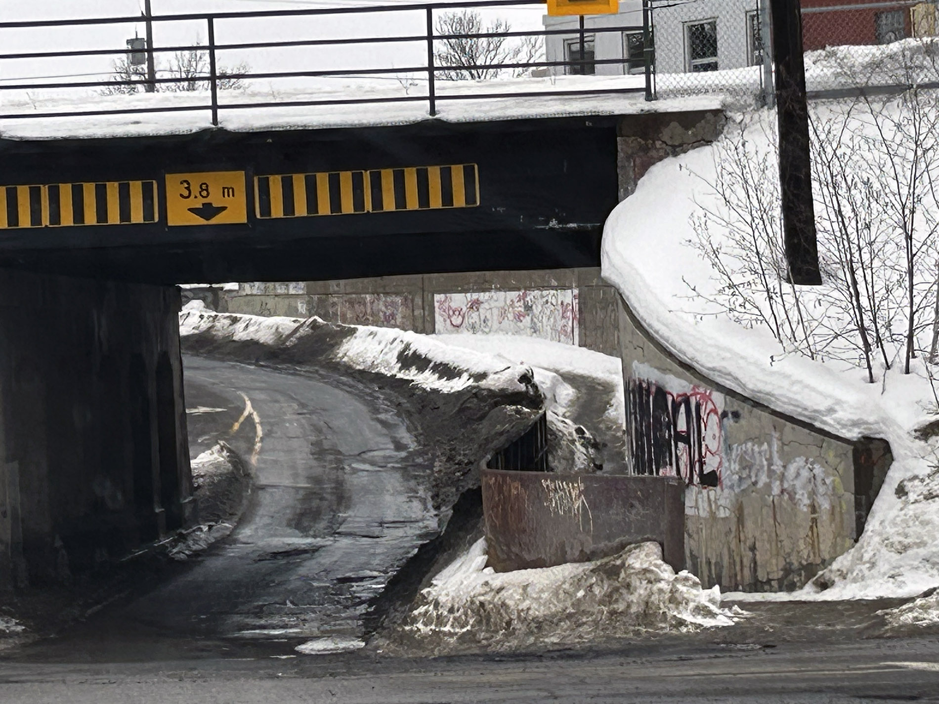 Tunnel & Underpass Graffiti Cleaning